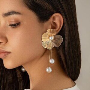 Zara's Golden Flower Earrings